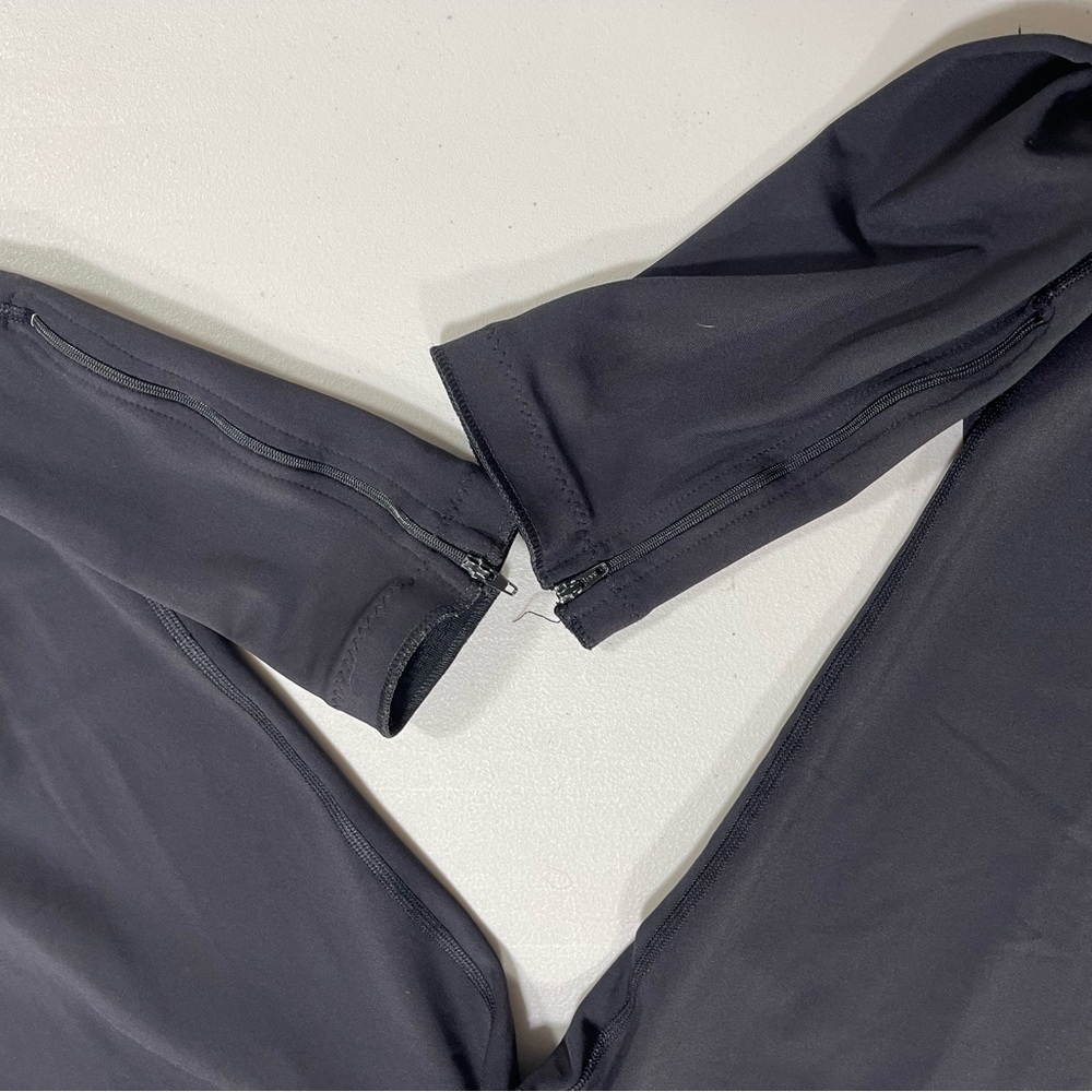 J. Crew black leggings with zippered ankles. Women’s size M - Picture 5 of 10